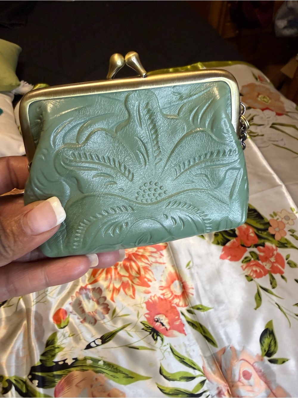 Patricia Nash Embossed Leather Kiss Lock  Wallet w/ Key Ring – Sage Green